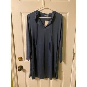 NWT Hooded athletic Dress size small has pockets!